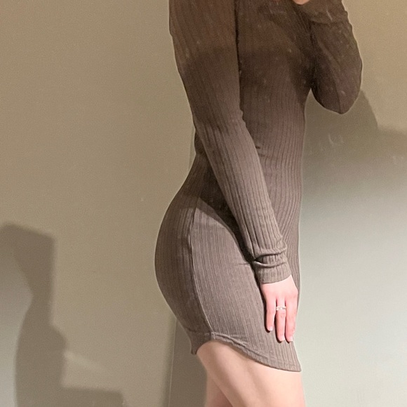 3/25$💓 Forever21 Turtleneck Bodycon Mini Dress - Picture 3 of 6